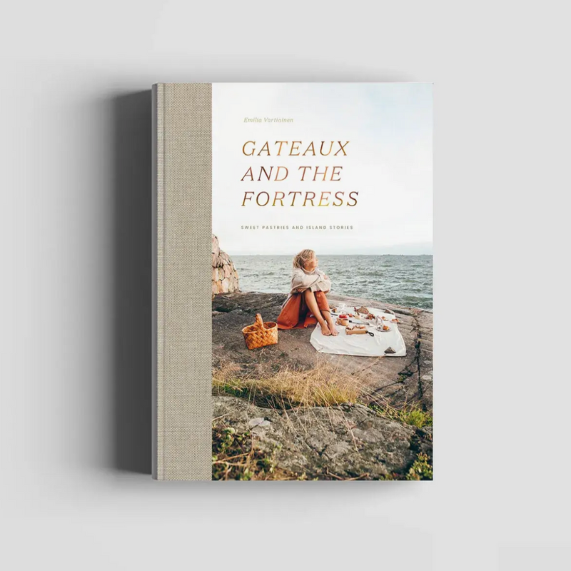 Book - Gateaux And The Fortress