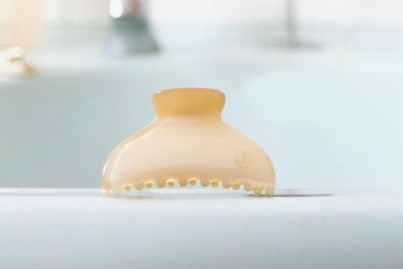 Opaline Hair Clip - Cream