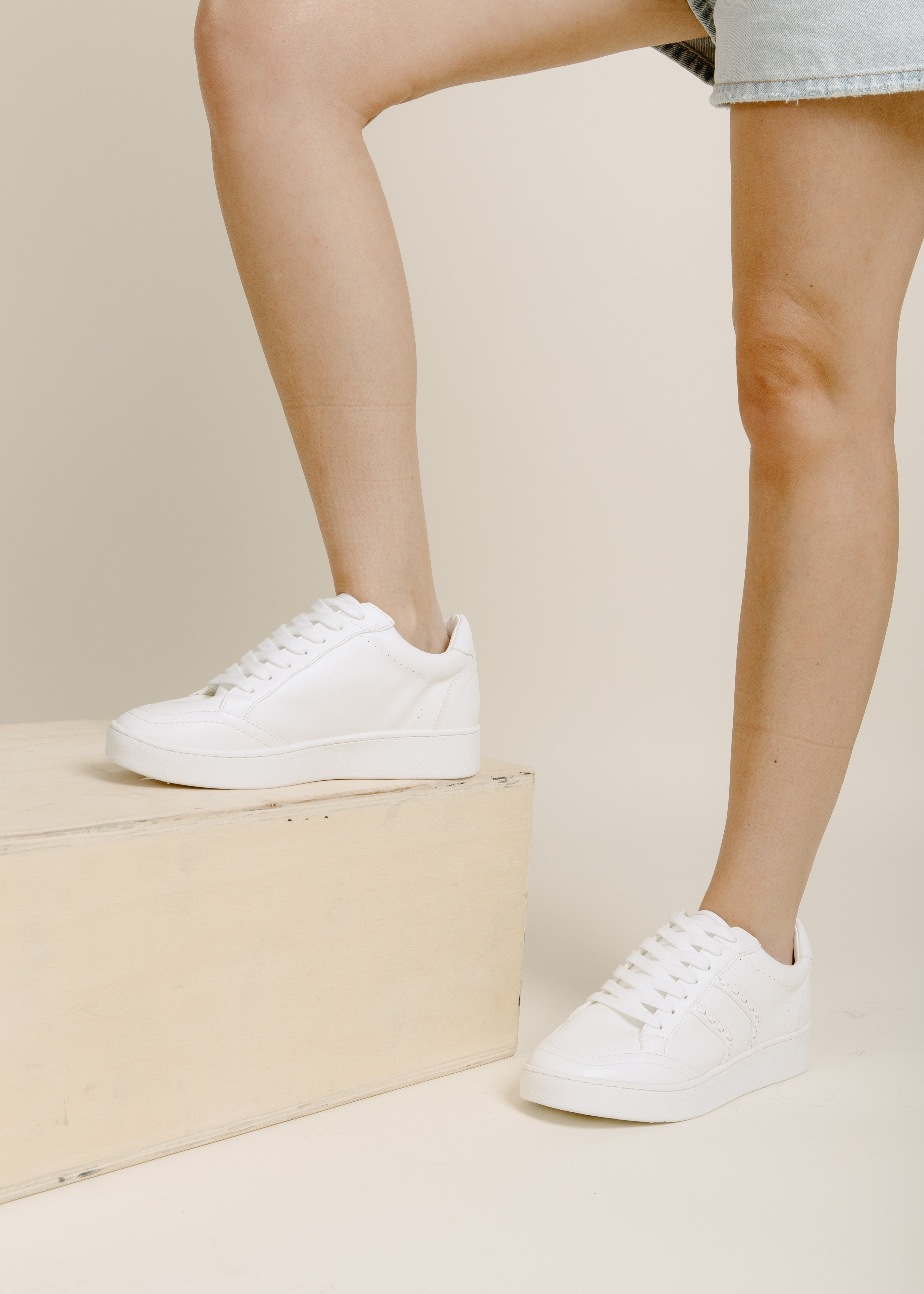 【関税込み】New Court Sneakers in White & Silver Leather Champion Super C Logo Court Mens Size 10 White Leather
