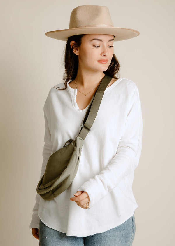 Lovely Getaway Crossbody Bag - Olive